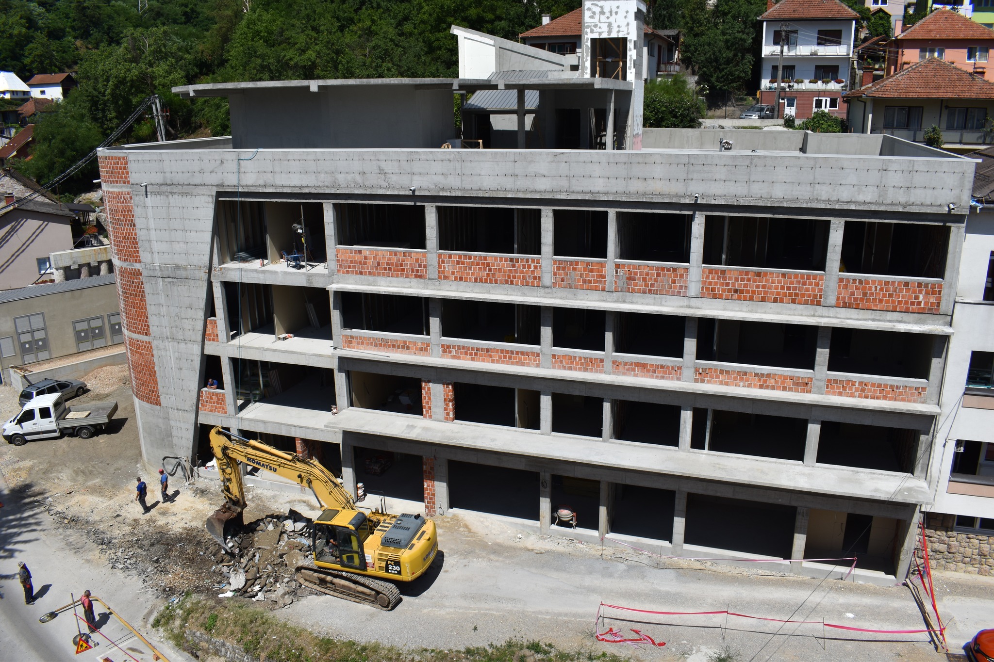 Radovi na zvorničkoj bolnici mogli bi biti završeni do kraja ove godine, planirani datum završetka radova bio prije dvije godine