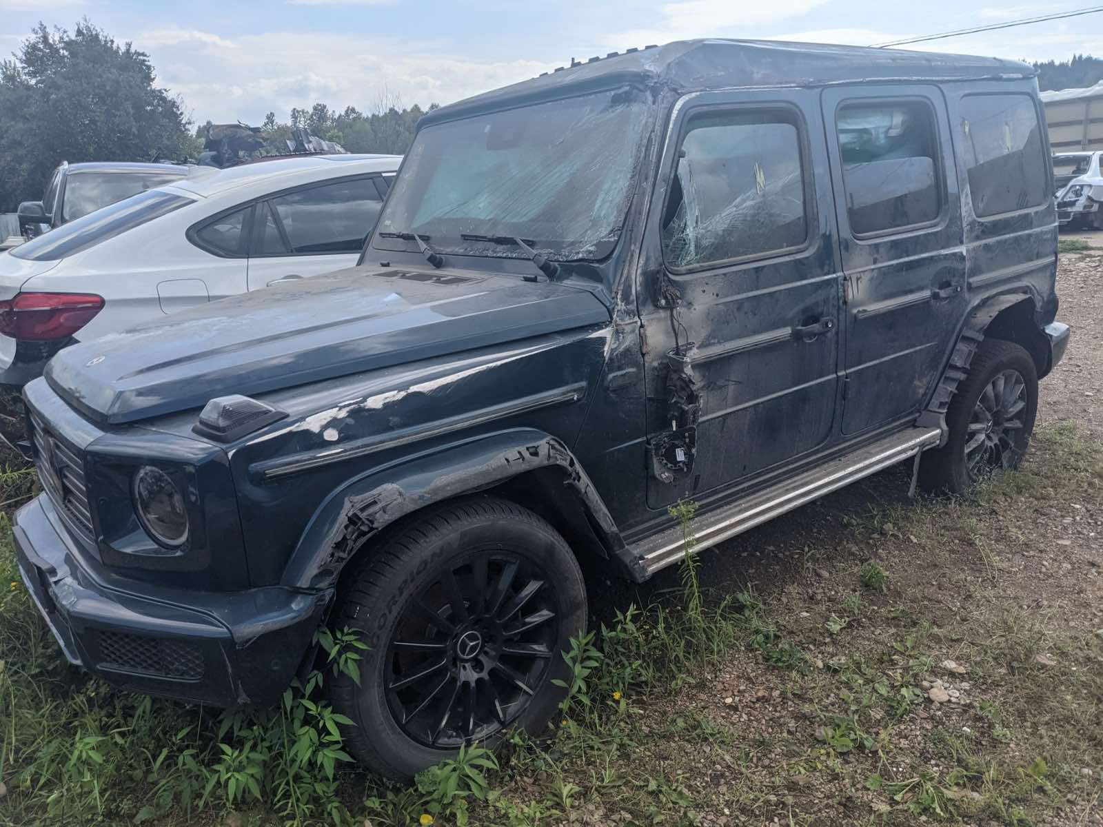 Policija i carinici oduzeli luksuzno vozilo i auto dijelove u vrijednosti 300.000,00 KM (FOTO)
