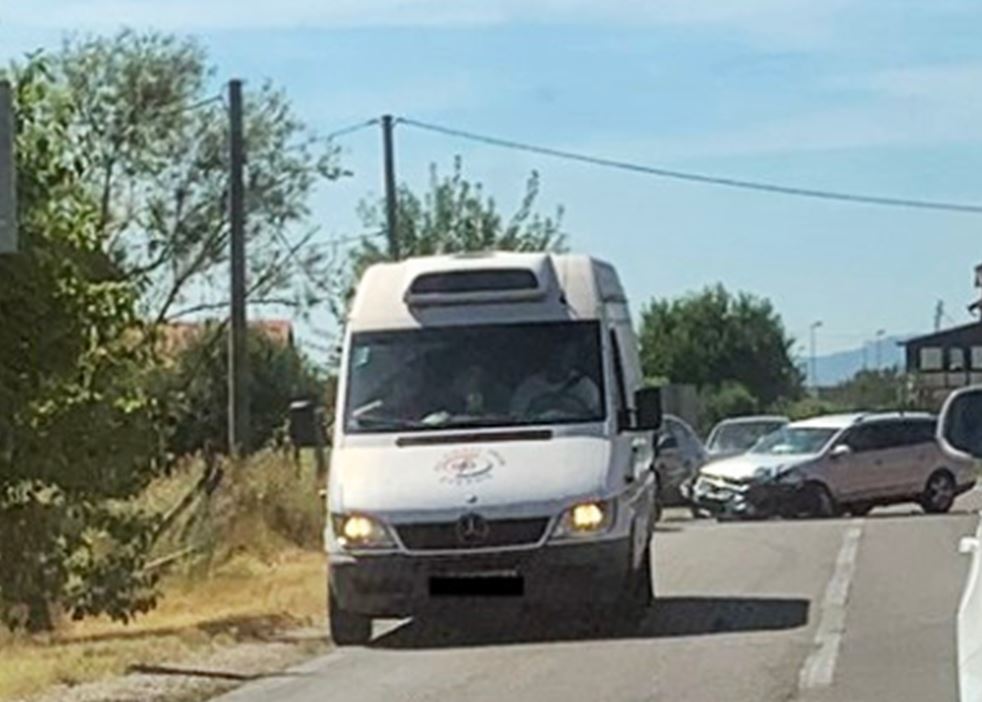 Sudar na magistralnom putu Zvornik-Bijeljina, dvije osobe prevezene na Urgentni (FOTO)