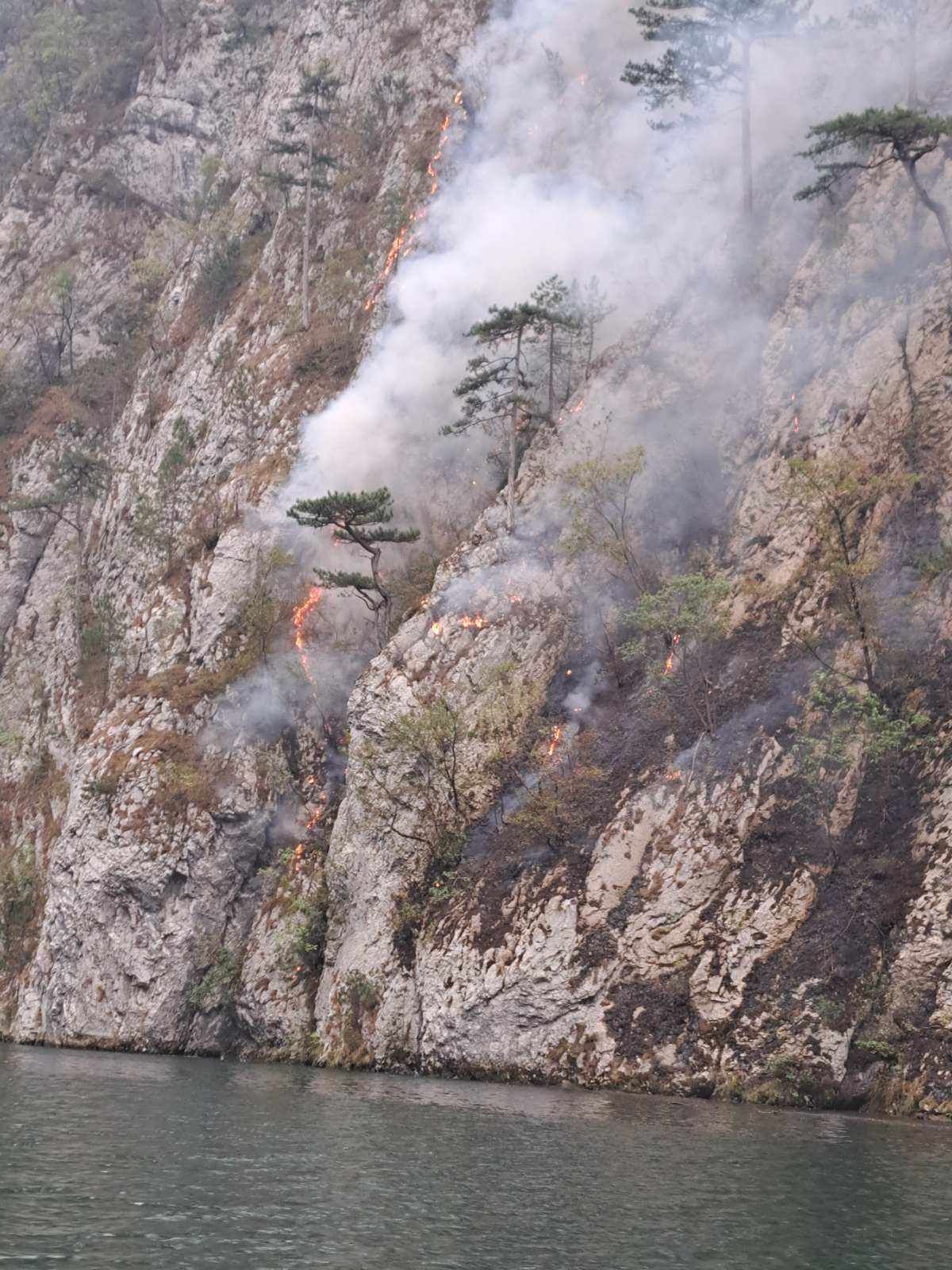 Stanovnici Slapa kod Žepe snimili nesvakidašnje prizore: "Vulkan na Drini" (FOTO+VIDEO)
