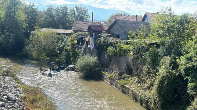 Dvije teške saobraćajne nezgode u Živinicama, jedna osoba mrtva, više lica povrijeđeno (FOTO)