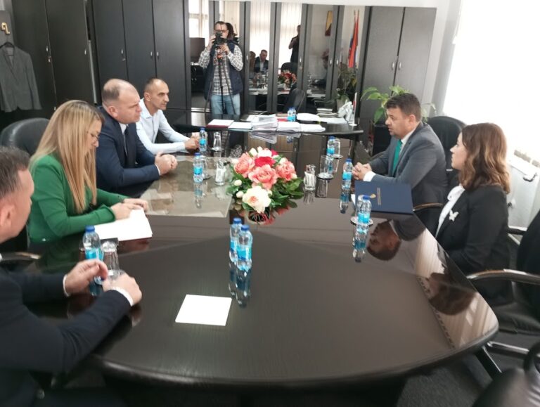 Ministar Hurtić potpisao sporazume za projekte u Zvorniku (FOTO)