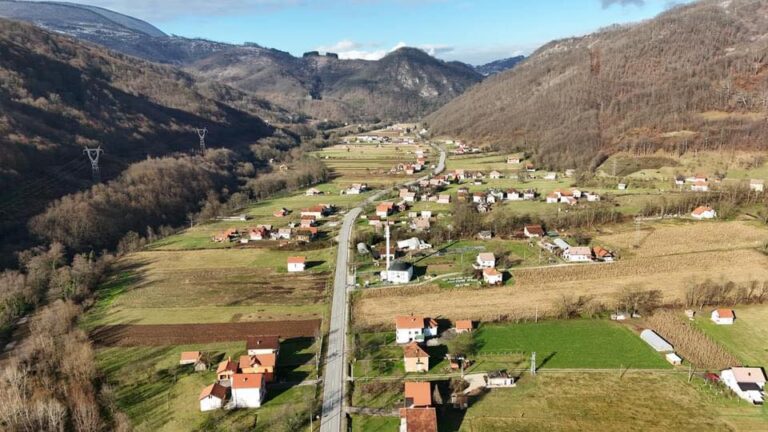 Masovna tuča ispred pekare u Konjević Polju