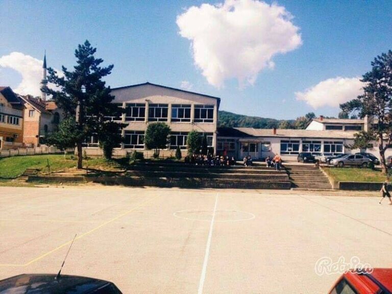 Nastavnik iz Sapne prijetio učenicima, policija reagovala!?