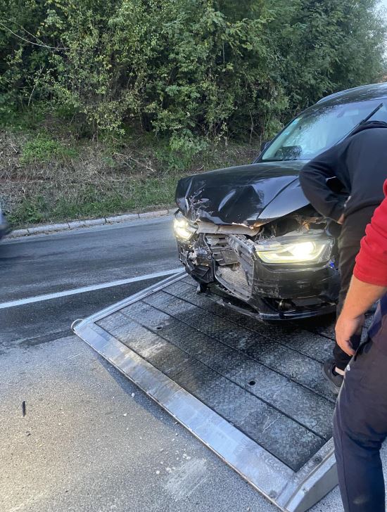 Četiri osobe zadobile povrede u saobraćajnoj nezgodi kod Vidikovca (FOTO)