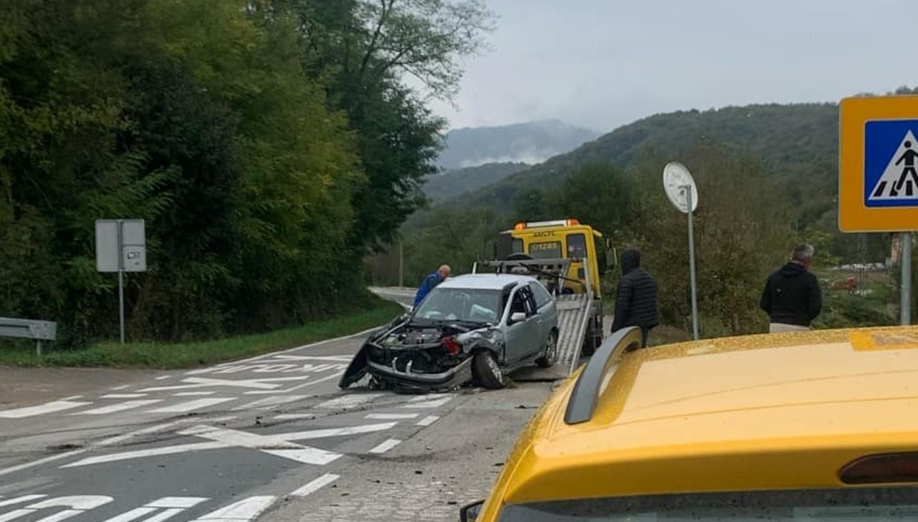 Više lica među kojima i dijete zadobilo povrede u saobraćajnoj nezgodi na magistralnom putu Zvornik-Bratunac,