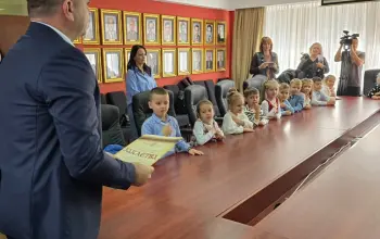 Nova ''mlada'' vlast zvanično preuzela ključeve upravljanja grada Zvornika, Nenad Vukičević najavio prijem svih mališana u vrtić (FOTO)