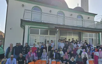 Dječiji osmijesi u Đulićima: Za 67 mališana nova zimska obuća i radost zajedništva (FOTO)