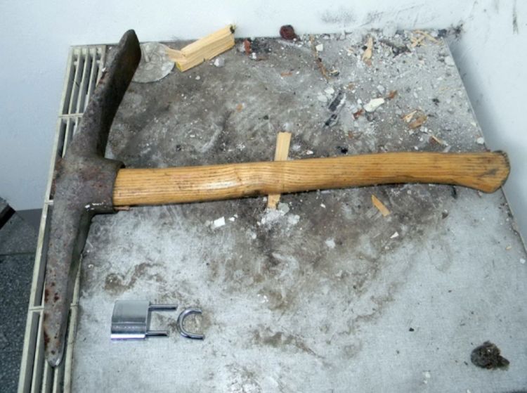 Prije dvije godine stricu krampom oštetio vrata na sušari, ove sedmice potvrđena optužnica pred Osnovnim sudom u Zvorniku