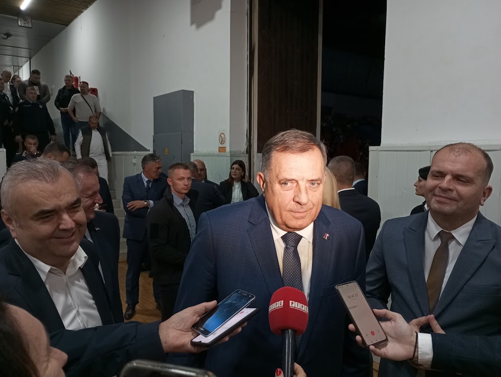 Centralni predizborni skup SNSD-a u Zvorniku: Dolazimo po još jednu pobjedu poručio Milorad Dodik (FOTO+VIDEO)