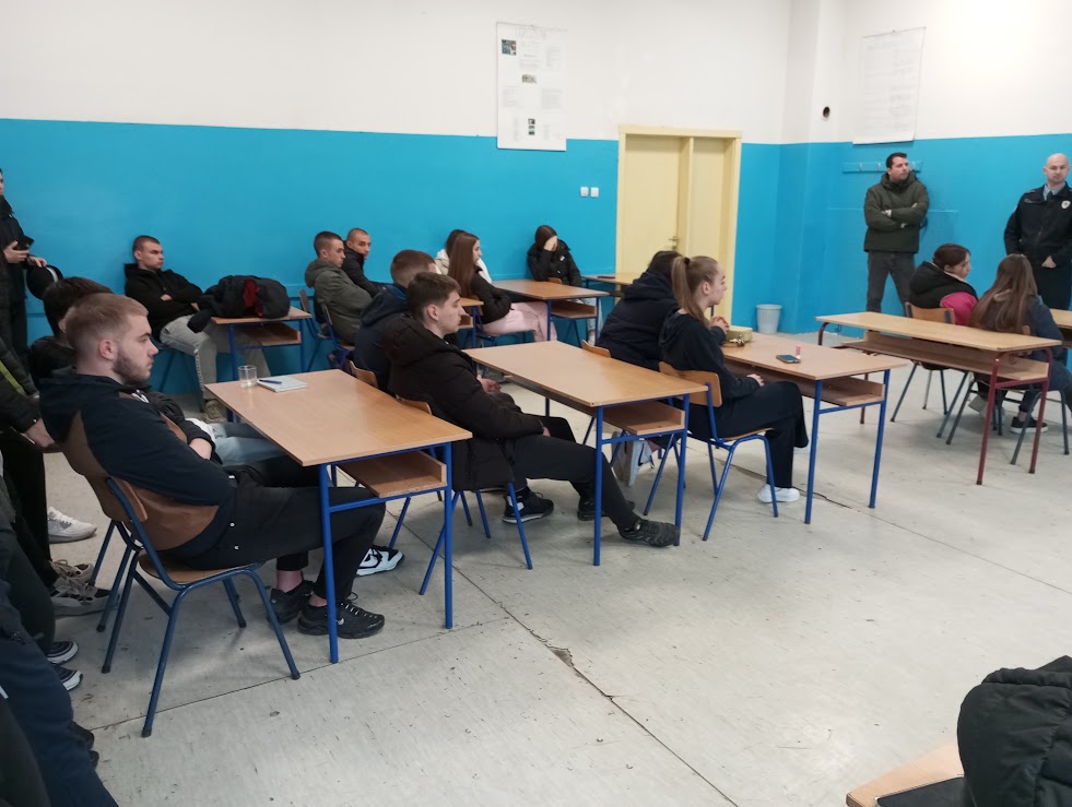 TŠC Karakaj i PU Zvornik: Edukativnim predavanjima ka prevenciji vršnjačkog nasilja