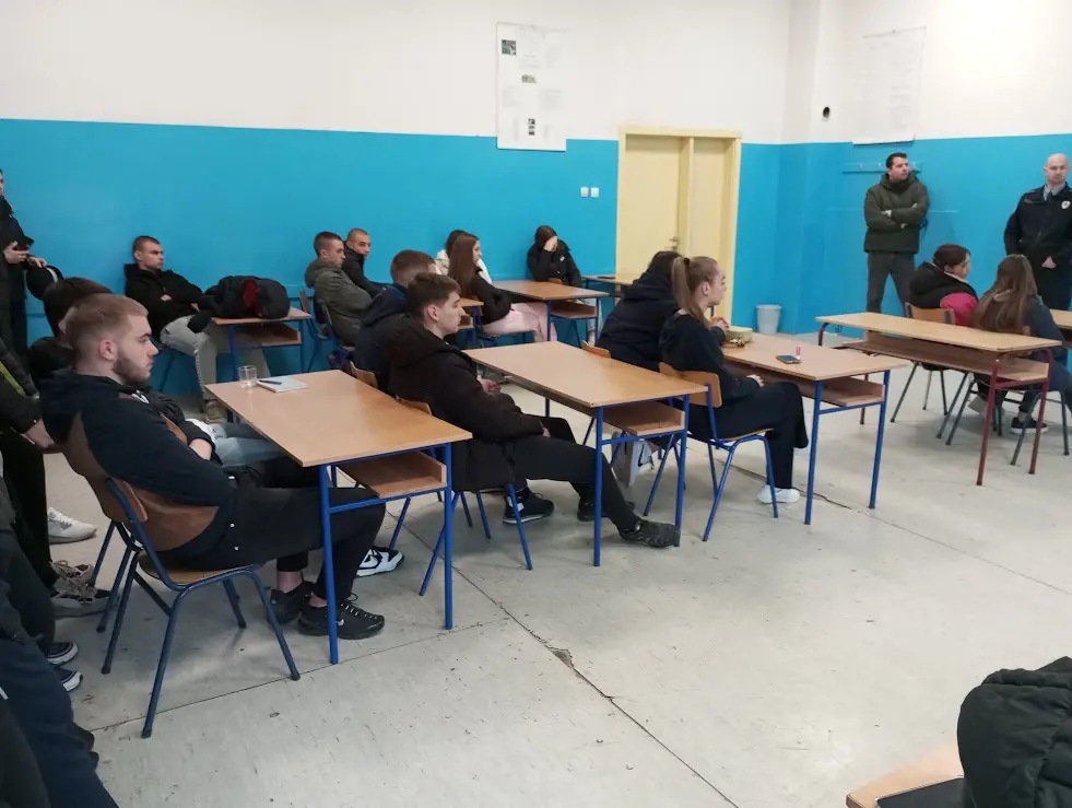 TŠC Karakaj i PU Zvornik: Edukativnim predavanjima ka prevenciji vršnjačkog nasilja