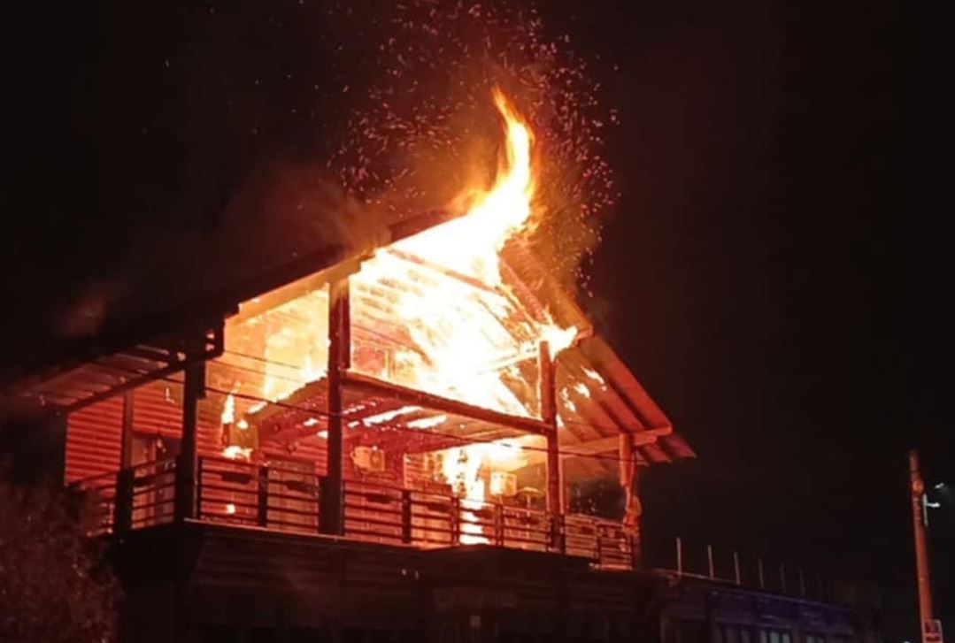 Ogroman požar na ugostiteljskom objektu na Branjevu, nema povrijeđenih uz ogromnu materijalnu štetu (FOTO)