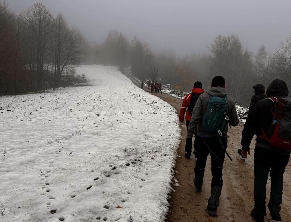 Zvornički planinari decembar otvorili šetnjom na planini Boranji iznad Radalja (FOTO)