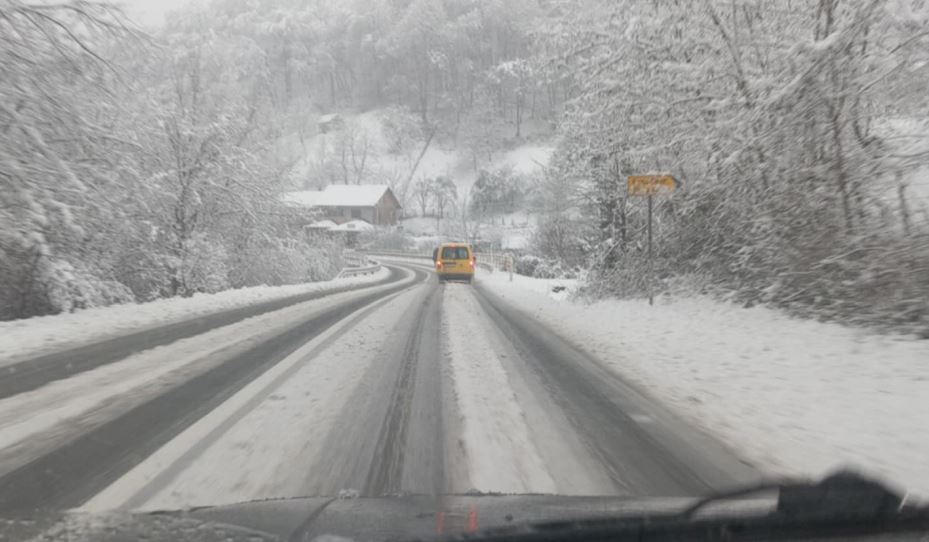 Obustavlja se nastava u svim osnovnim školama u Banjaluci, u drugim dijelovima direktori donose odluku o obustavi nastave