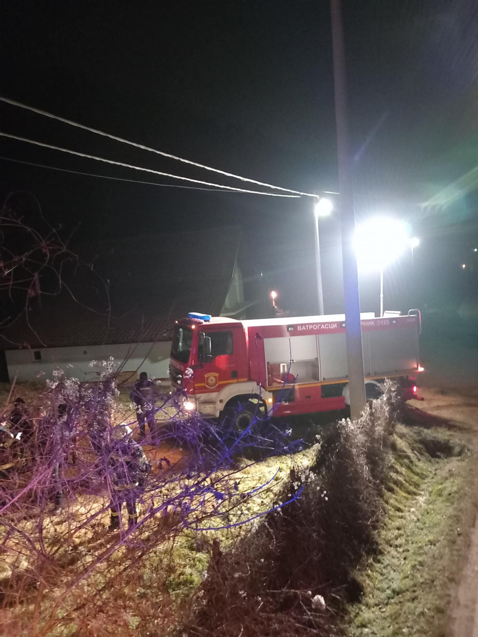 Požar zahvatio porodičnu kuću u Kozluku (FOTO)