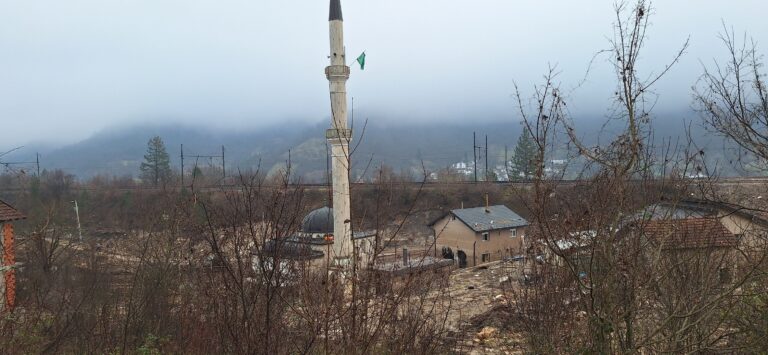 Četrnaest mjeseci poslije poplava mještani Donje Jablanice još žive u privremenom smještaju