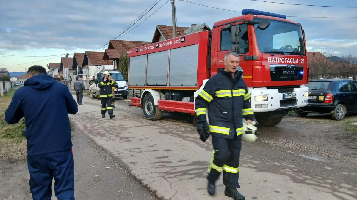 Požar u naselju Ekonomija, vatra zahvatila porodičnu kuću