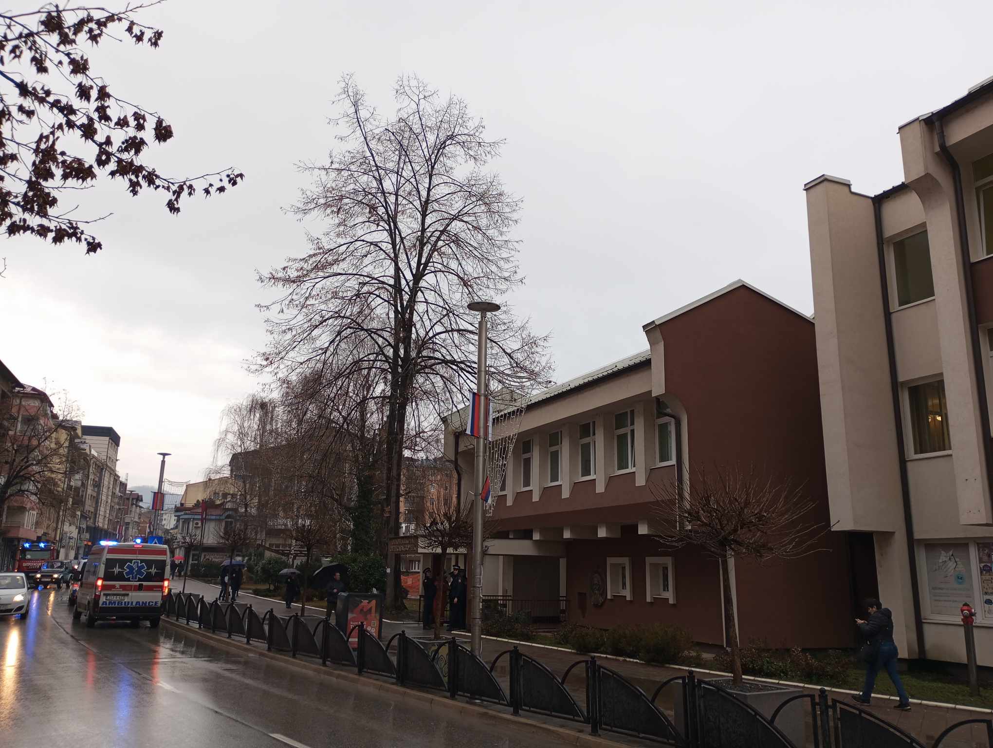 Nema nastave u drugoj smjeni centralne škole ''Sveti Sava'' Zvornik, prijavljena podmetnuta bomba i u zgradi Gradske uprave (FOTO)