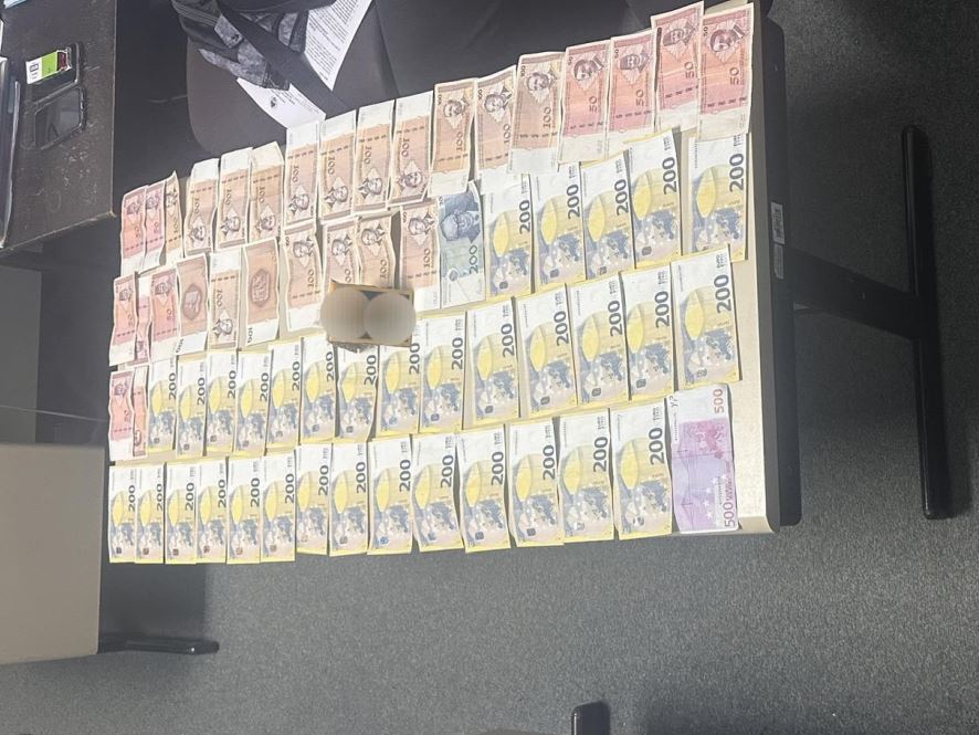 Policija uhapsila muškarca koji je na području Zvornika rasturao falsifikovane novčanice u apoenima od 200 eura (FOTO)