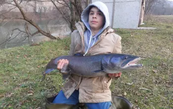 Mladi Hajrduin Dubičić ulovio mladicu od metar u rijeci Drini kod Bratunca (FOTO)