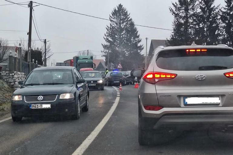 Dva lica povrijeđena u saobraćajnoj nezgodi na magistralnom putu Zvornik-Tuzla kod Tojšića (FOTO)