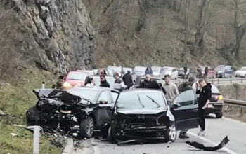 Strašan sudar automobila kod Kušlata, više lica završilo u zvorničkoj bolnici, saobraćaj obustavljen (FOTO)