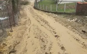 Mještani povratničkog naselja Papraća zbog kanala koji nije uređen imaju probleme sa putnom komunikacijom