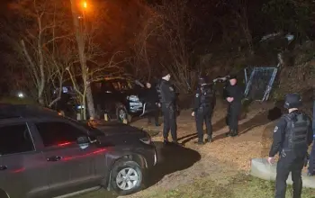 Vozilo za kojim je bila raspisana interpolova potjernica pronađeno u Tuzli, policija traga za počiniocima