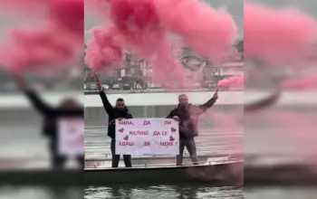Nikola isplivao iz Zvorničkog jezera na Bogojavljenje, pa pred svima zaprosio djevojku