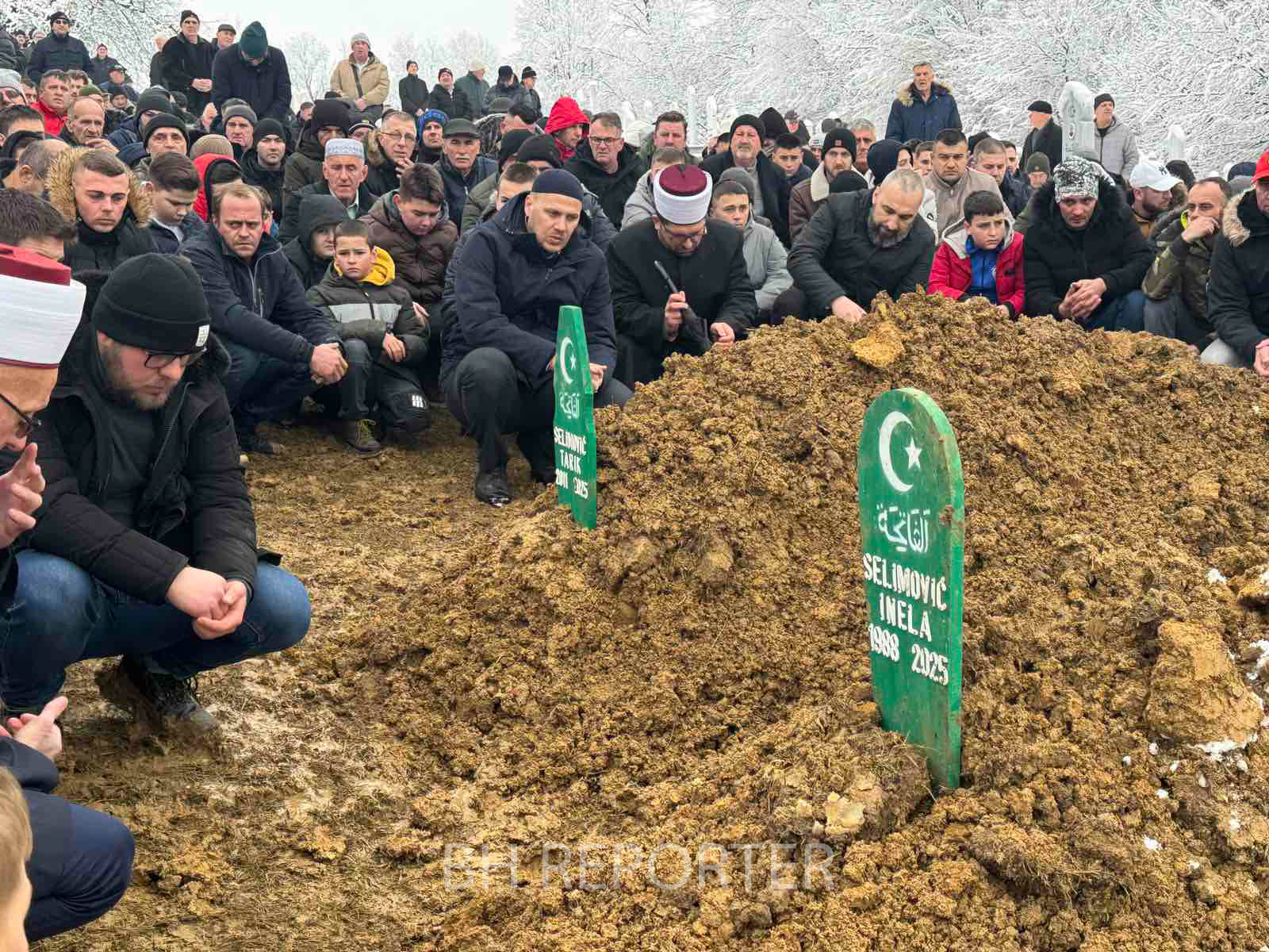 Klanjana dženaza Ineli Selimović i njenom sinu