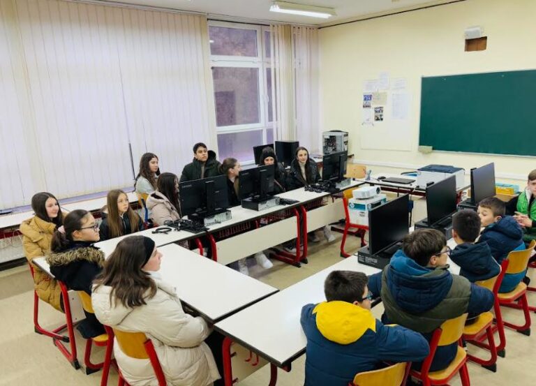 Pametne učionice za budućnost: Opremljeno 10 kabineta informatike u povratničkim školama