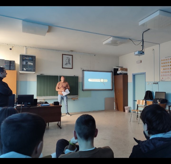 Povodom Dana sigurnijeg interneta učenicima održana edukativna predavanja u zvorničkim školama (FOTO)