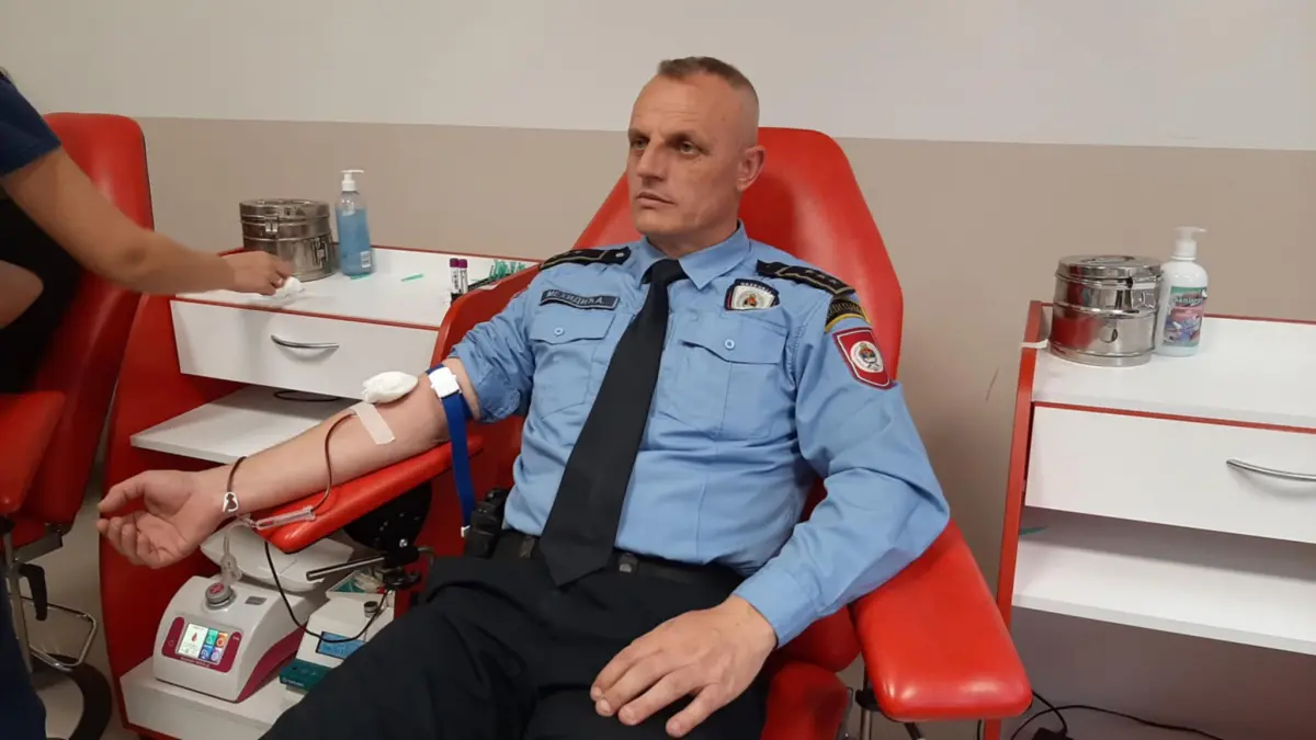 Dvodnevna akcija dobrovoljnog davanja krvi pripadnika Policijske uprave Zvornik (FOTO)