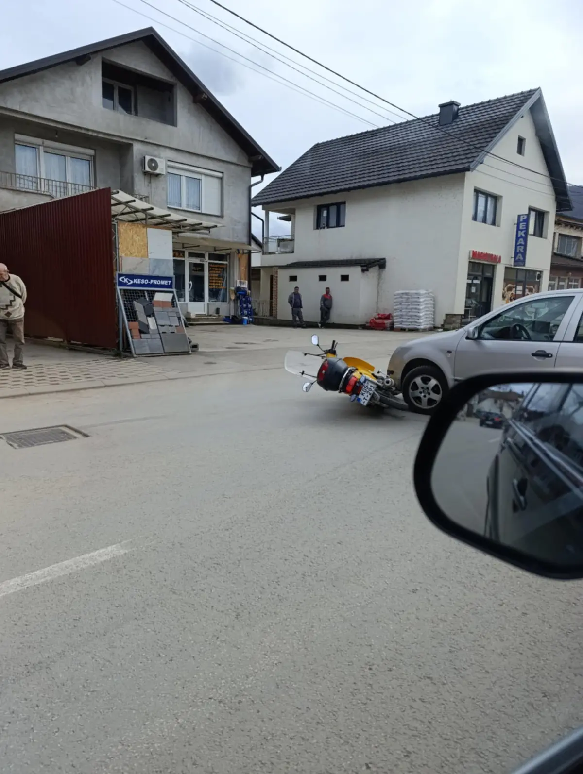 Sudar automobila i motocikla u centru grada (FOTO)
