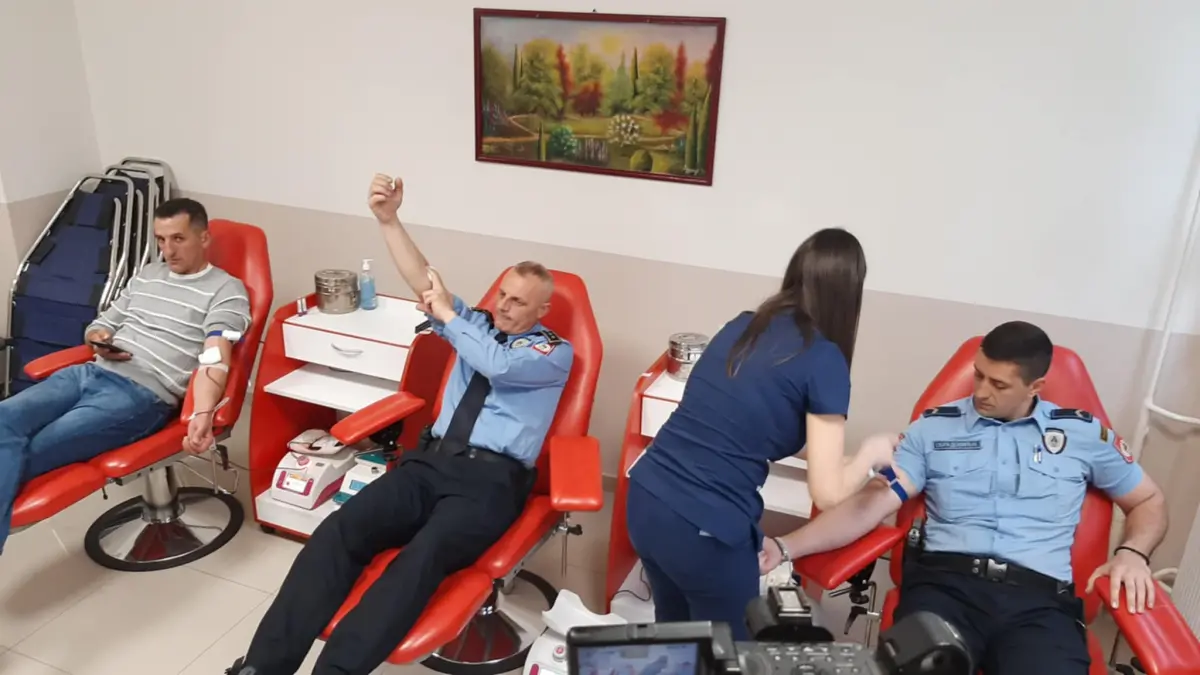 Dvodnevna akcija dobrovoljnog davanja krvi pripadnika Policijske uprave Zvornik (FOTO)