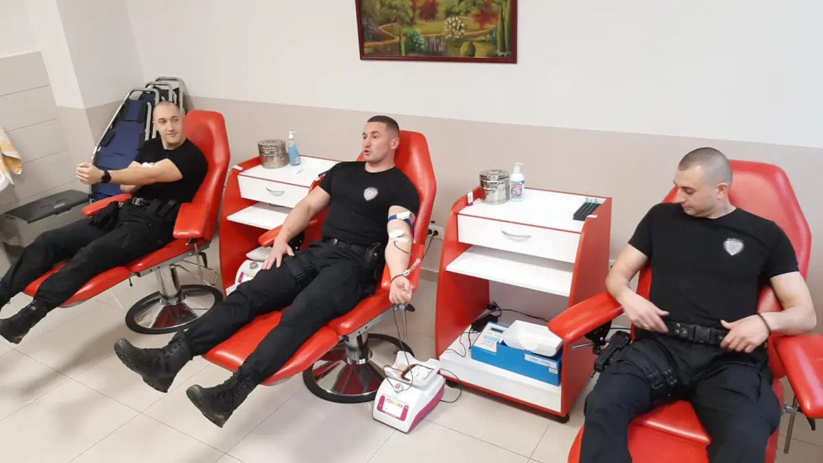 Dvodnevna akcija dobrovoljnog davanja krvi pripadnika Policijske uprave Zvornik (FOTO)