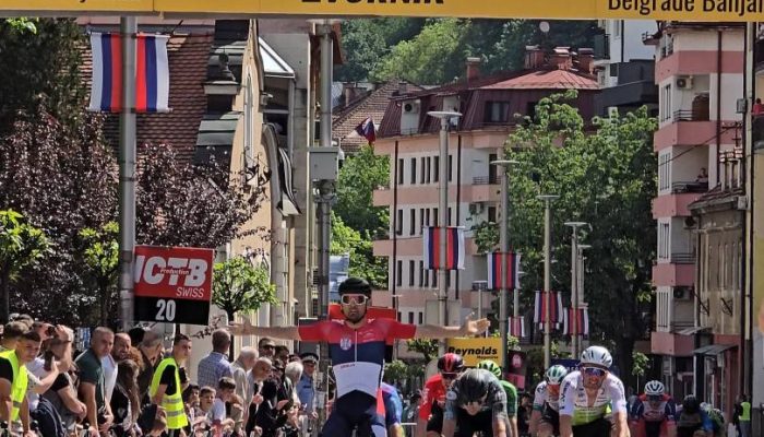 Tokom dana obustave saobraćaja od Bratunca do Karakaja, a onda do Capardi i Vlasenice zbog Međunarodne biciklističke trke