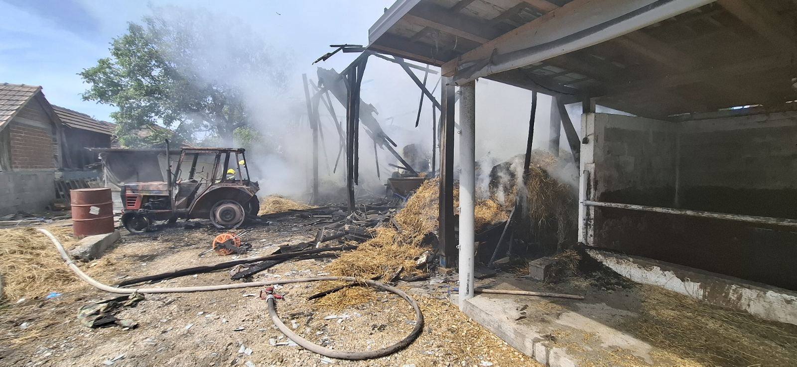 Požar kod Loznice progutao porodičnu farmu (FOTO)