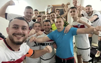 Haos na utakmici: Igrači Krušika spašavali živu glavu nakon uleta navijača na teren (VIDEO)