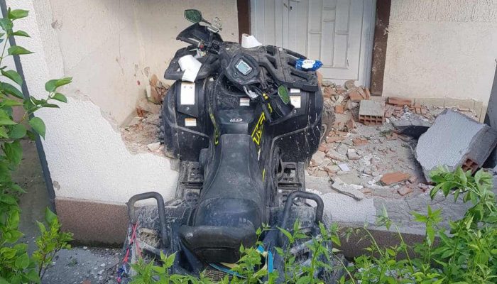 Dvije osobe zadobile teške povrede nakon slijetanja kvada u naselju Skočić (FOTO)