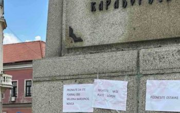 Poreska uprava blokirala račun Gradske uprave Bijeljina – grad osvanuo i sa plakatima