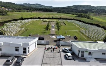U Memorijalnom centru Gornja Kalesija uređeno šehidsko mezarje: Pripreme za 27. kolektivnu dženazu (VIDEO)
