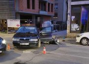 Težak udes u Bijeljini, povrijeđen maloljetni vozač mopeda (FOTO)