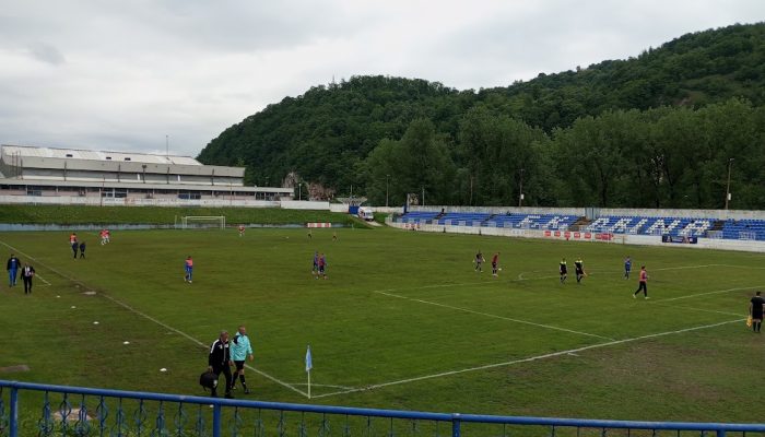Na utakmici FK Drina-FK Slavija iz keca u dvicu za slavlje oba tima