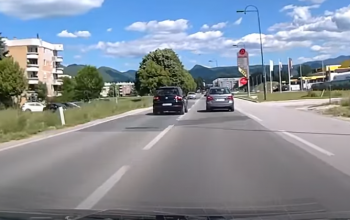Pogledajte snimak opasne vožnje, za dlaku izbjegnut katastrofalan udes (VIDEO)