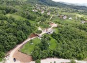 Bez pomoći institucija: Mještani Starog Sela kod Memića grade put i ruše vlastite domove
