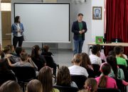 U zvorničkim školama pjesnik Vid Vukelić održao poetske časove