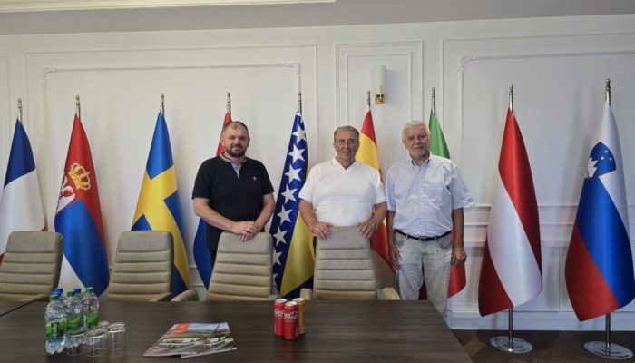 Primjer suživota: Milenko Stevanović donirao 10.000 KM za obnovu Salihbegovićeve džamije u Bijeljini