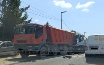 Bilans sudara dva kamiona u Meterizama: Jedno lice lakše povrijeđeno (FOTO)